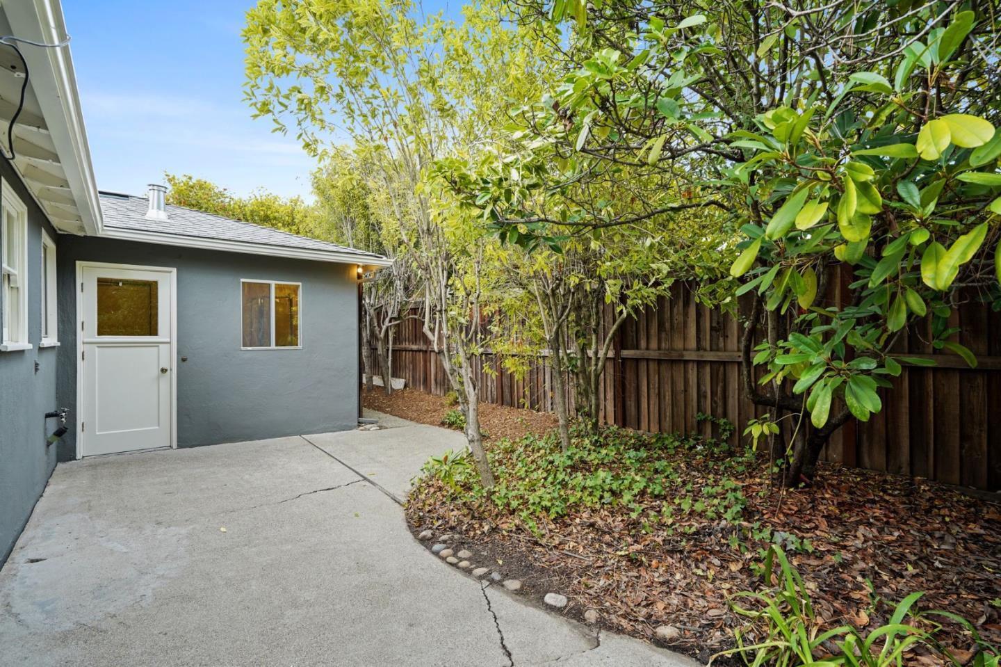 Detail Gallery Image 26 of 28 For 846 Bruce Dr, Palo Alto,  CA 94303 - 2 Beds | 2 Baths