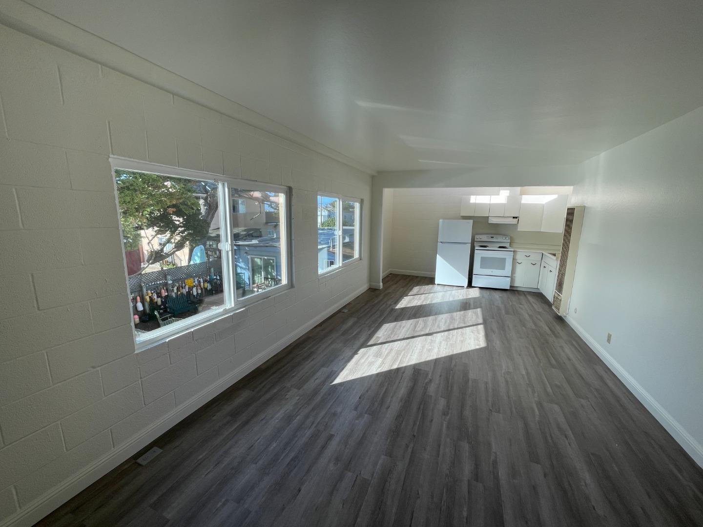 Detail Gallery Image 1 of 1 For 1720 Palmetto Ave #4,  Pacifica,  CA 94044 - 2 Beds | 1 Baths