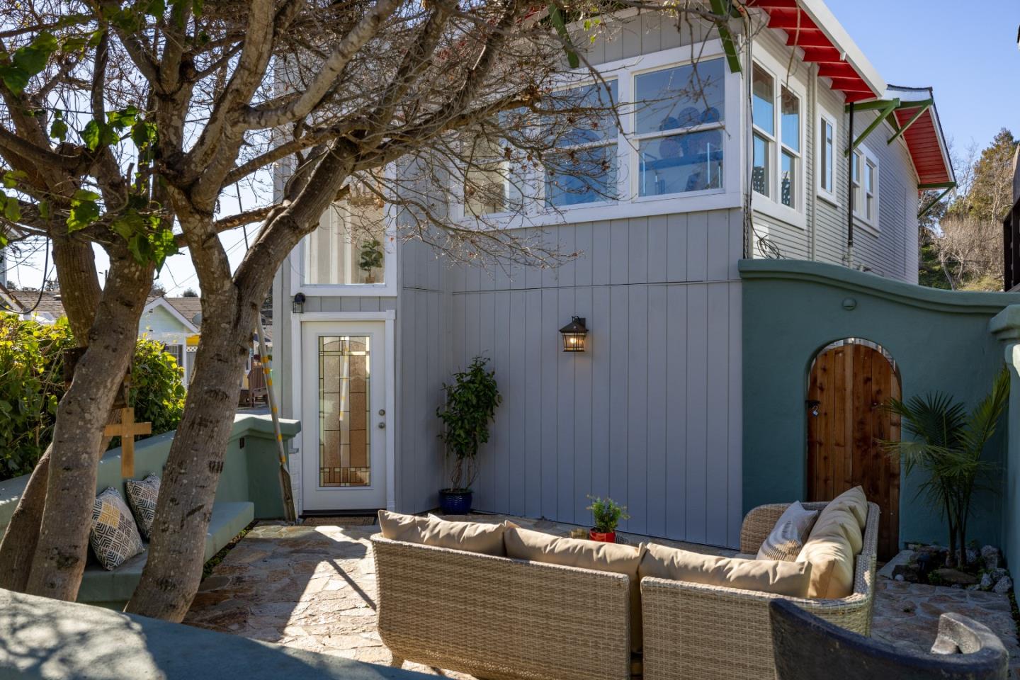 Detail Gallery Image 1 of 1 For 409 Blue Gum Ave, Capitola,  CA 95010 - 2 Beds | 2 Baths
