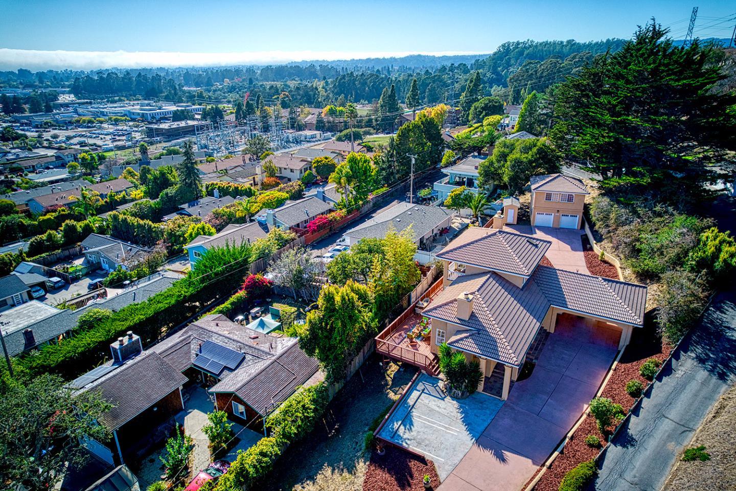 Detail Gallery Image 3 of 62 For 3553&3551 Mission Dr, Santa Cruz,  CA 95065 - 3 Beds | 2 Baths