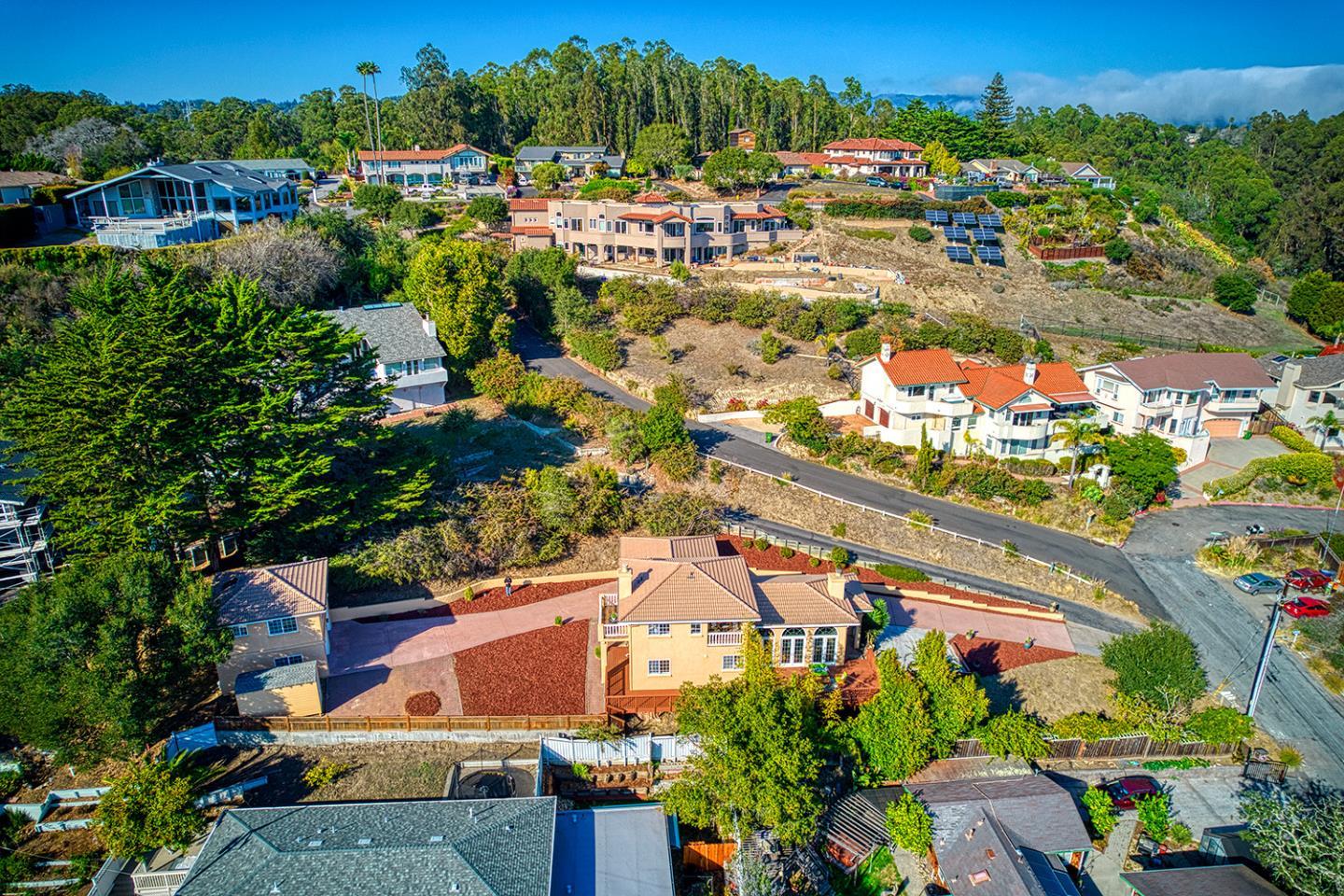 Detail Gallery Image 8 of 62 For 3553&3551 Mission Dr, Santa Cruz,  CA 95065 - 3 Beds | 2 Baths