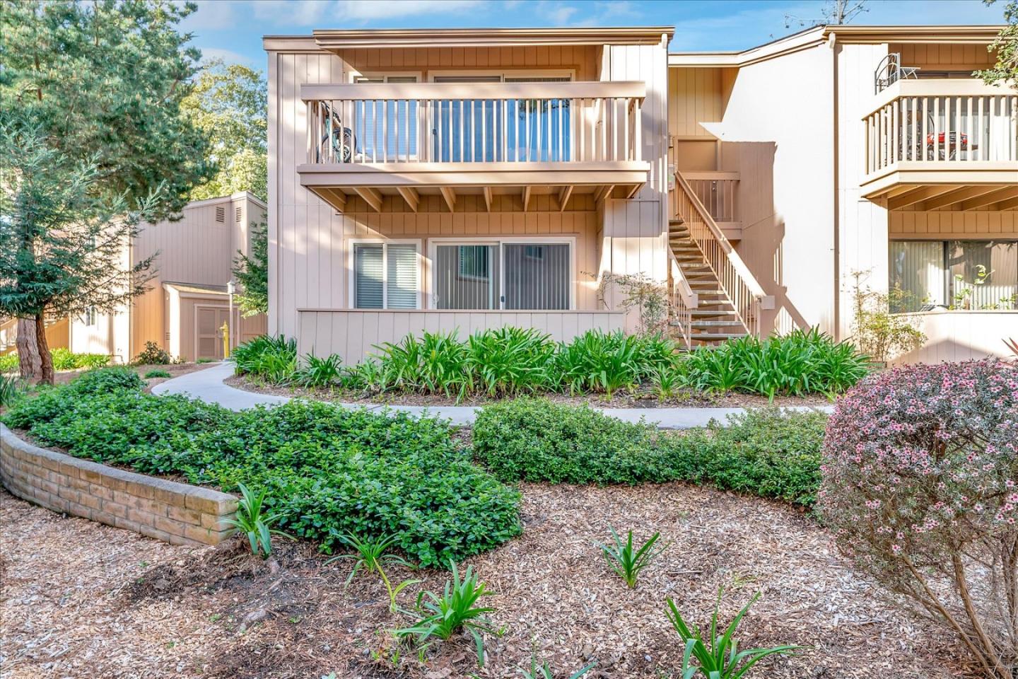 Detail Gallery Image 1 of 1 For 300 Glenwood Cir #282,  Monterey,  CA 93940 - 2 Beds | 1 Baths