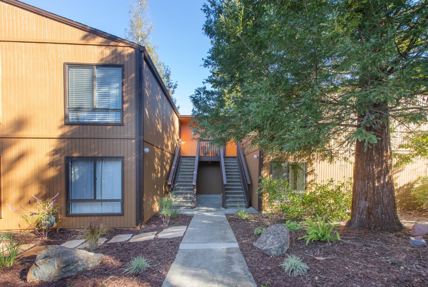 Detail Gallery Image 1 of 31 For 45 Pearce Mitchell Pl, Stanford,  CA 94305 - 3 Beds | 2 Baths