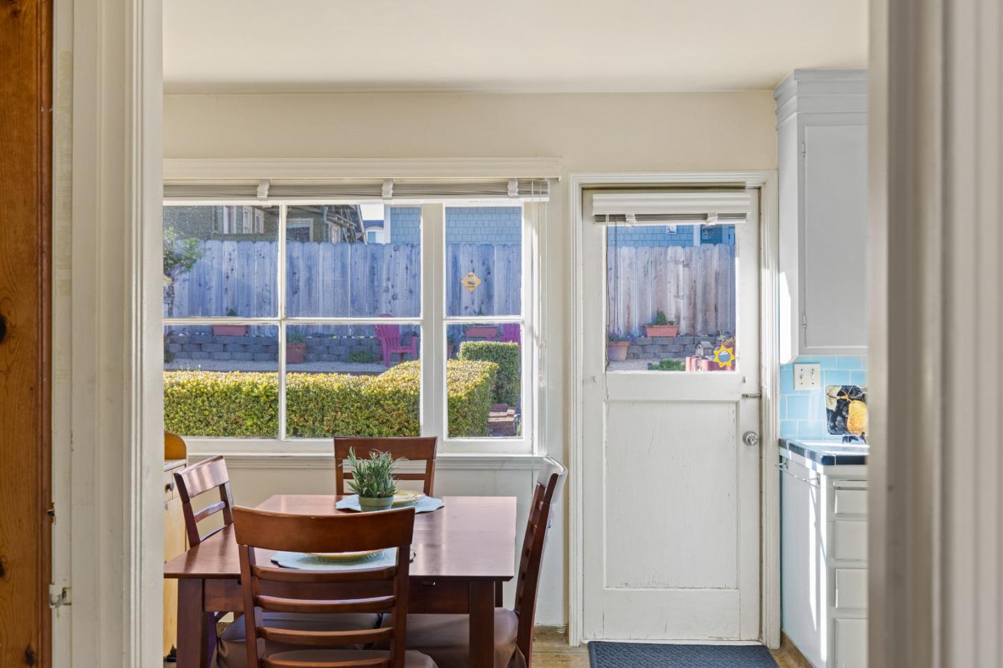 Detail Gallery Image 7 of 50 For 163 Sloat Ave, Pacific Grove,  CA 93950 - 3 Beds | 1 Baths