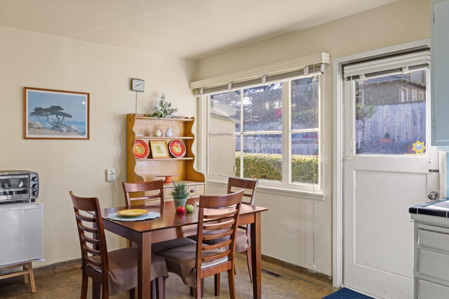 Detail Gallery Image 8 of 50 For 163 Sloat Ave, Pacific Grove,  CA 93950 - 3 Beds | 1 Baths
