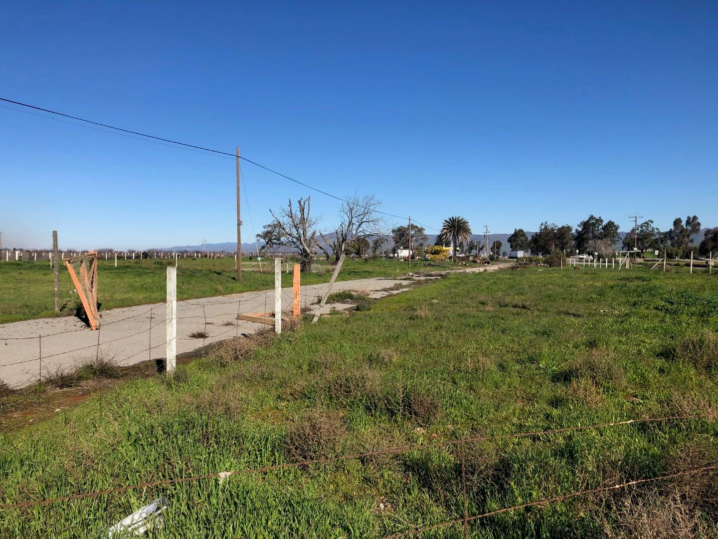 801 El Camino Real, Greenfield, CA 93927 Beds Baths