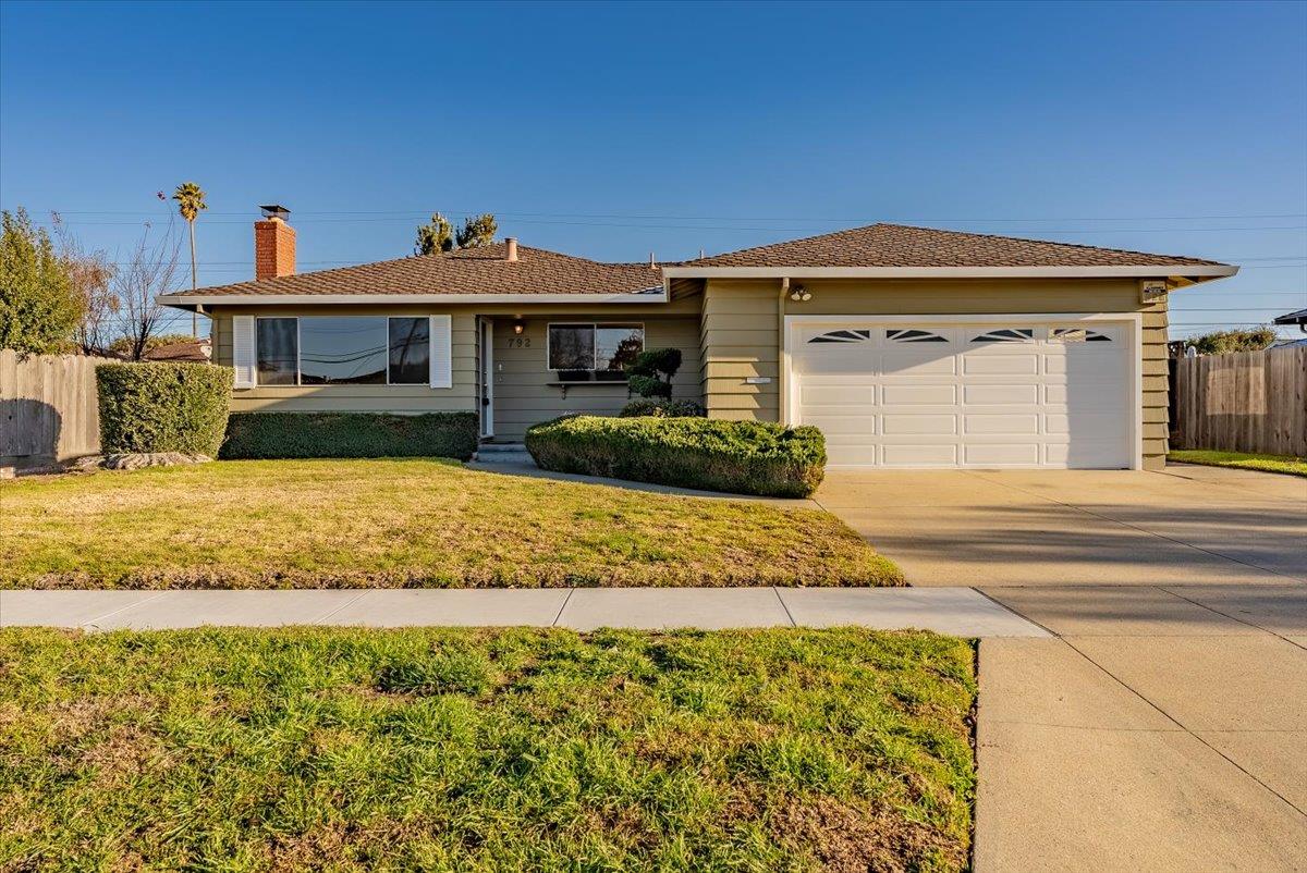 Detail Gallery Image 1 of 1 For 792 Bedford Dr, Salinas,  CA 93901 - 3 Beds | 2 Baths