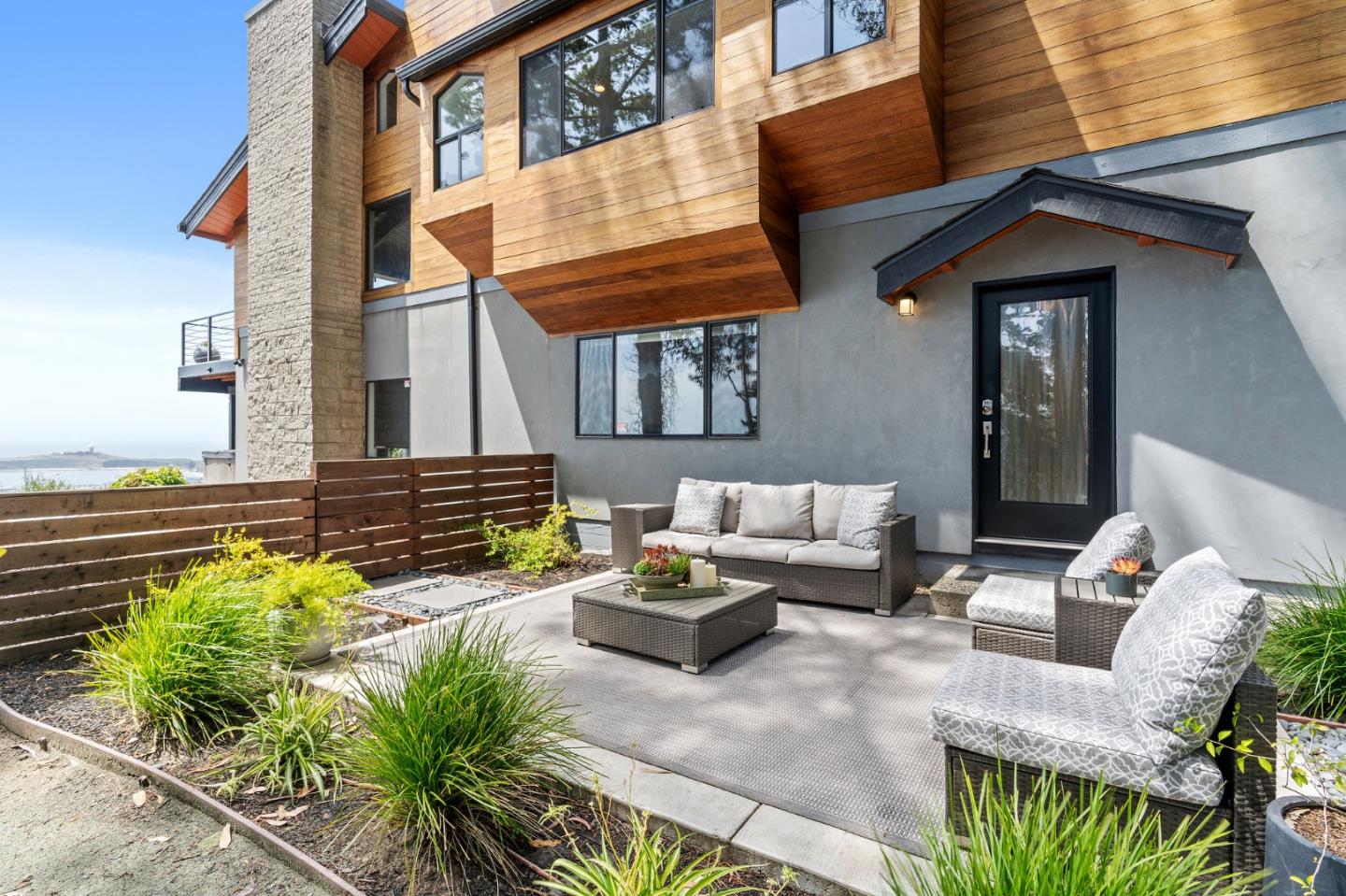 Detail Gallery Image 27 of 32 For 321 El Granada Blvd, El Granada,  CA 94018 - 5 Beds | 4 Baths
