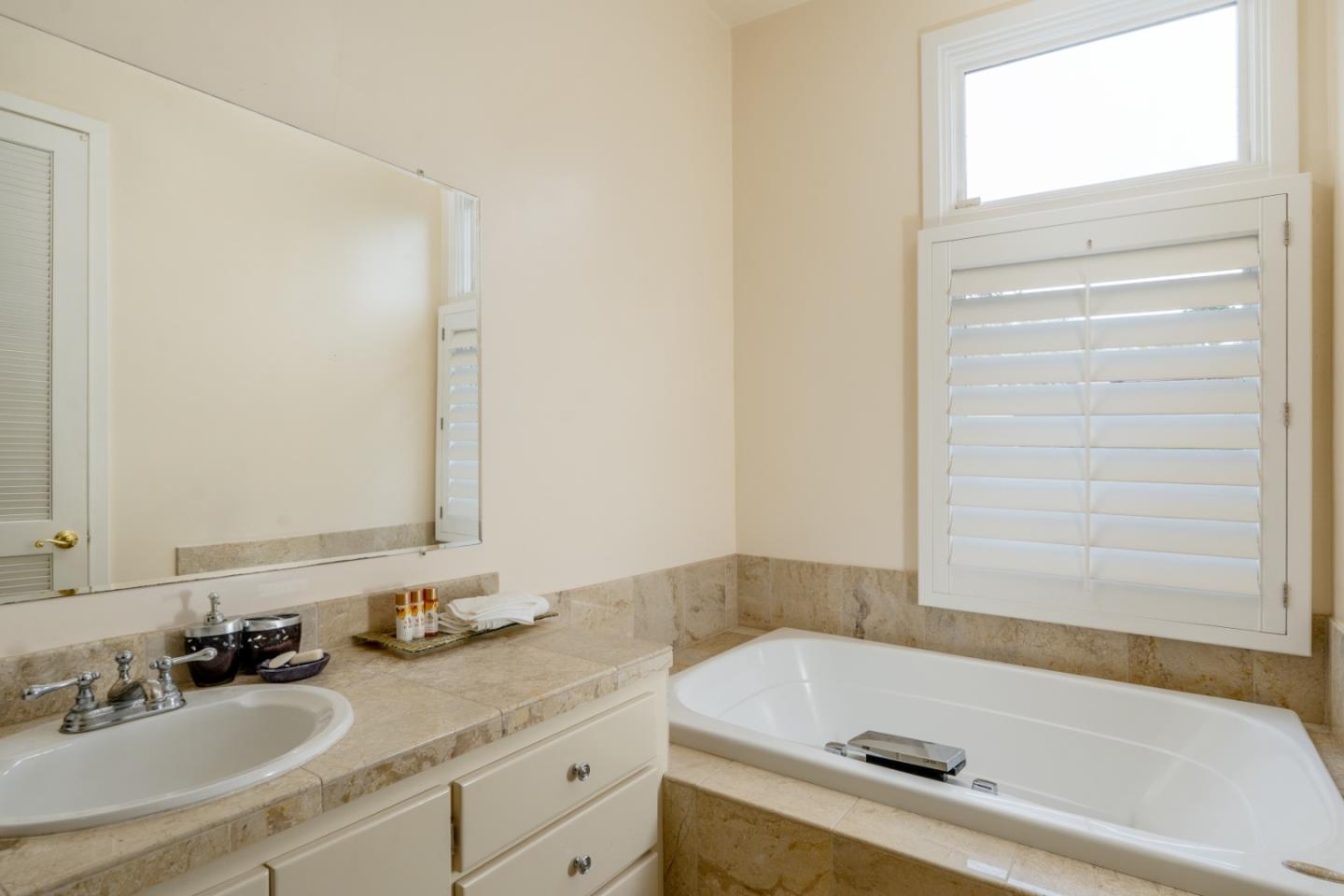 Detail Gallery Image 28 of 43 For 1041 San Carlos Rd, Pebble Beach,  CA 93953 - 3 Beds | 3/1 Baths