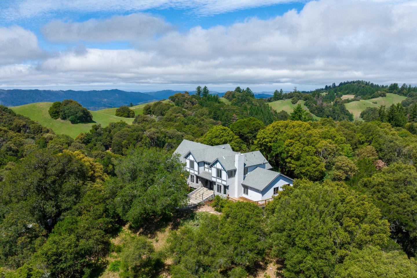 Detail Gallery Image 1 of 1 For 11905 Skyline Blvd, Los Gatos,  CA 95033 - 4 Beds | 3/1 Baths