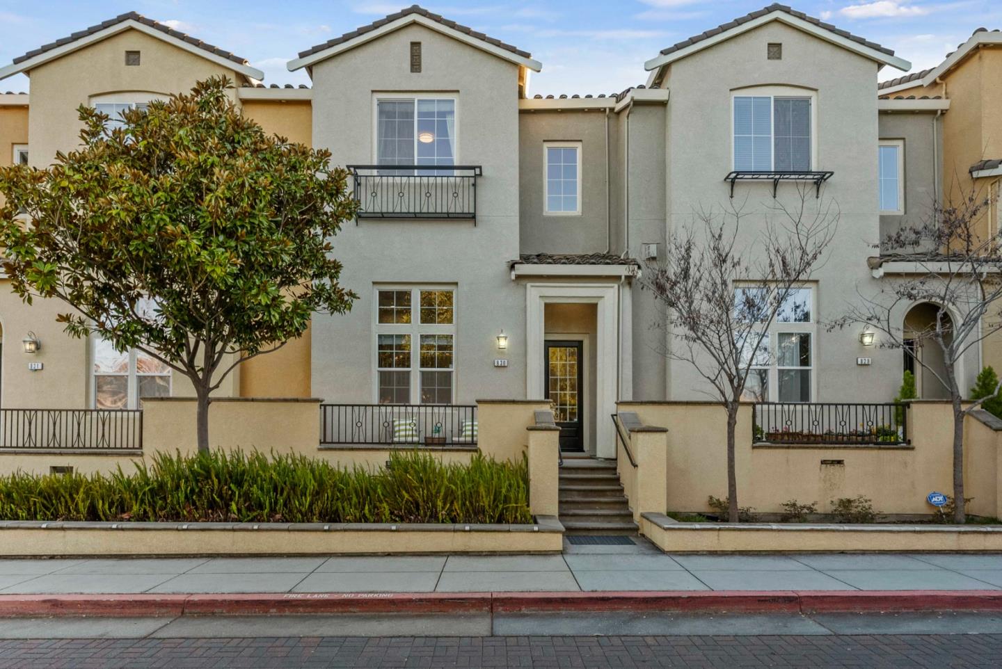 Detail Gallery Image 1 of 1 For 20320 Town Center Ln #830,  Cupertino,  CA 95014 - 3 Beds | 2/1 Baths