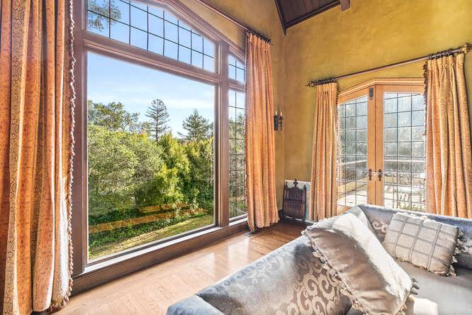 Detail Gallery Image 9 of 67 For 446 El Arroyo Rd, Hillsborough,  CA 94010 - 6 Beds | 7/1 Baths