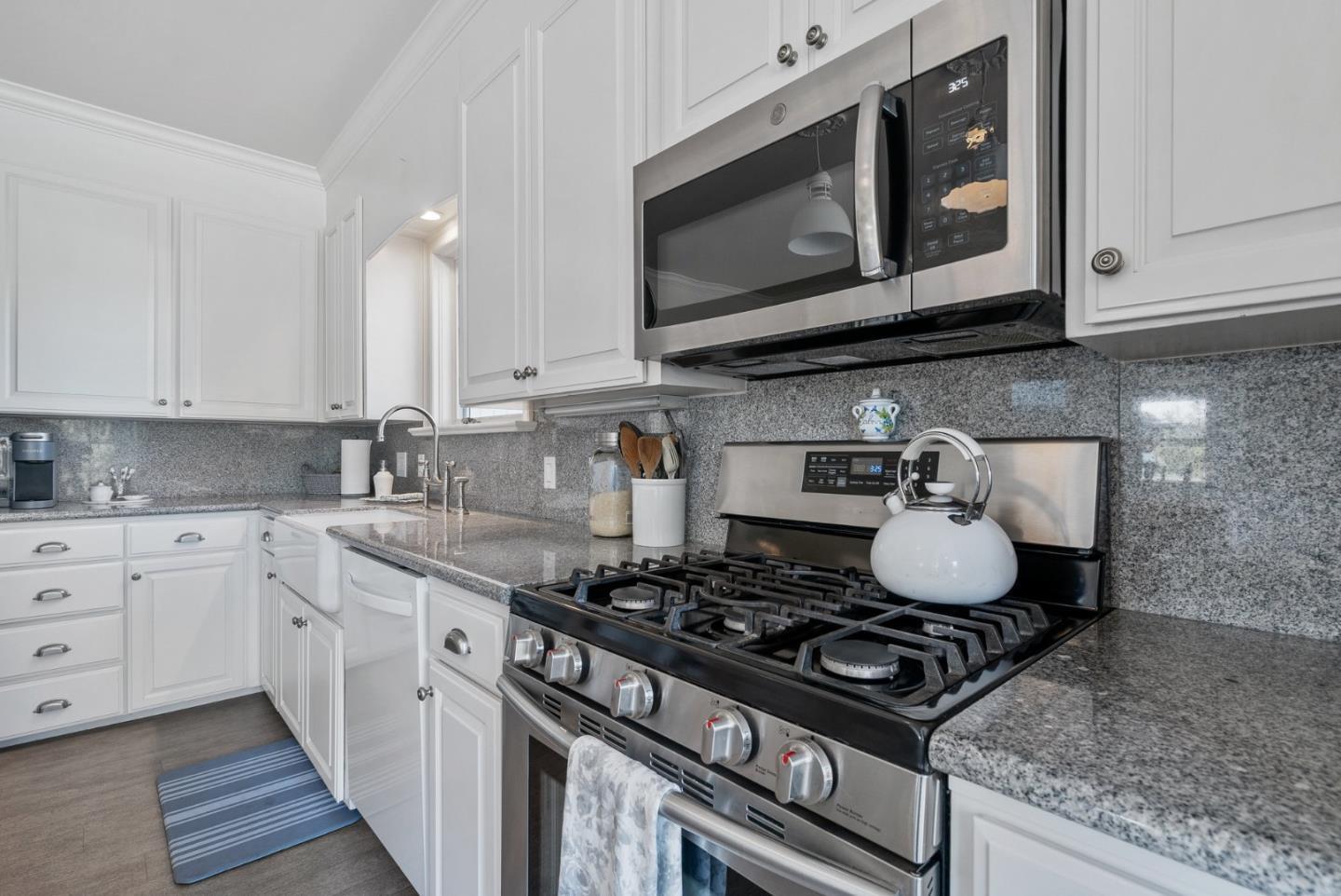 Detail Gallery Image 23 of 72 For 1000 Green Valley Rd, Watsonville,  CA 95076 - 4 Beds | 2 Baths