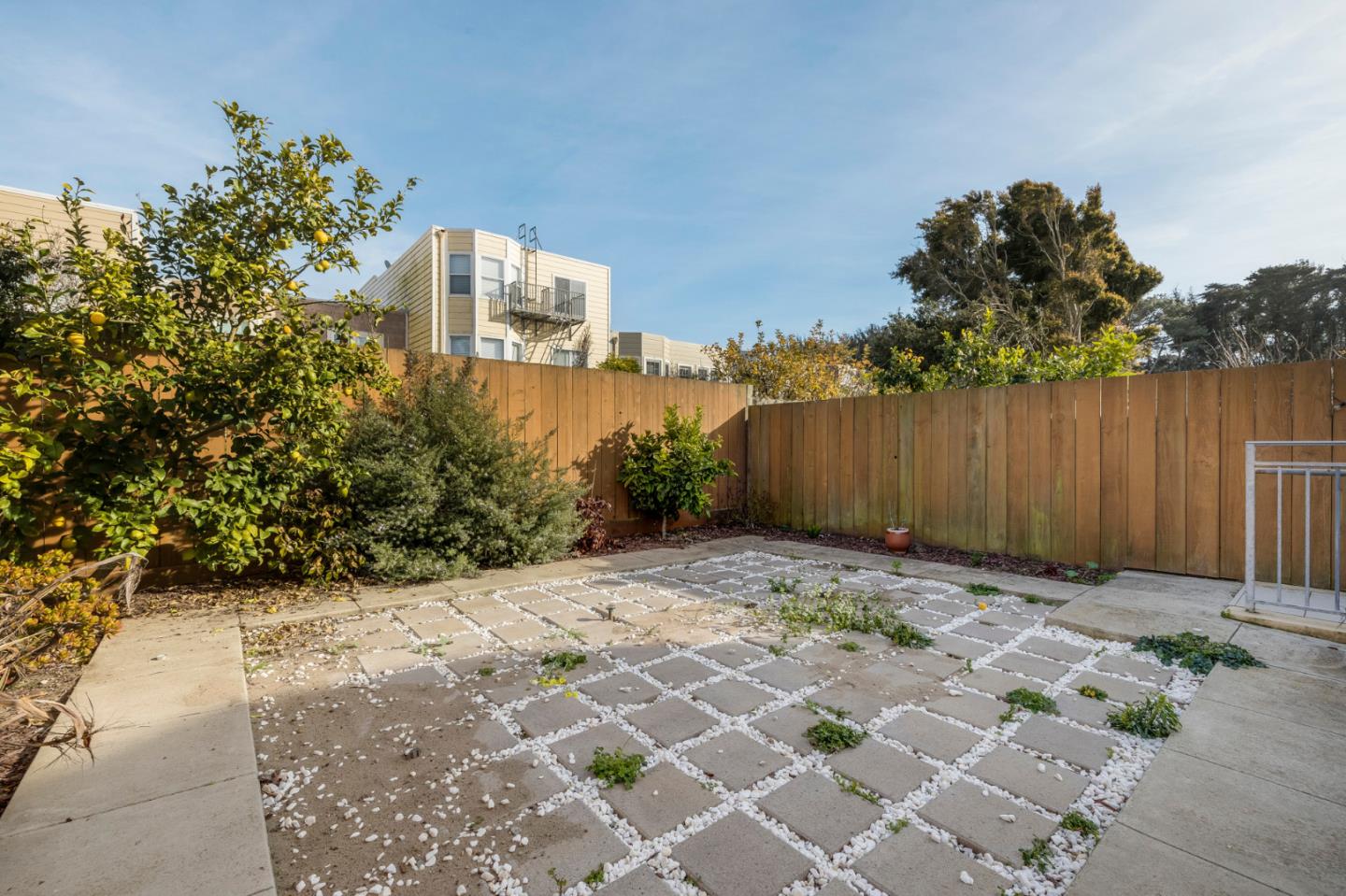 property-img