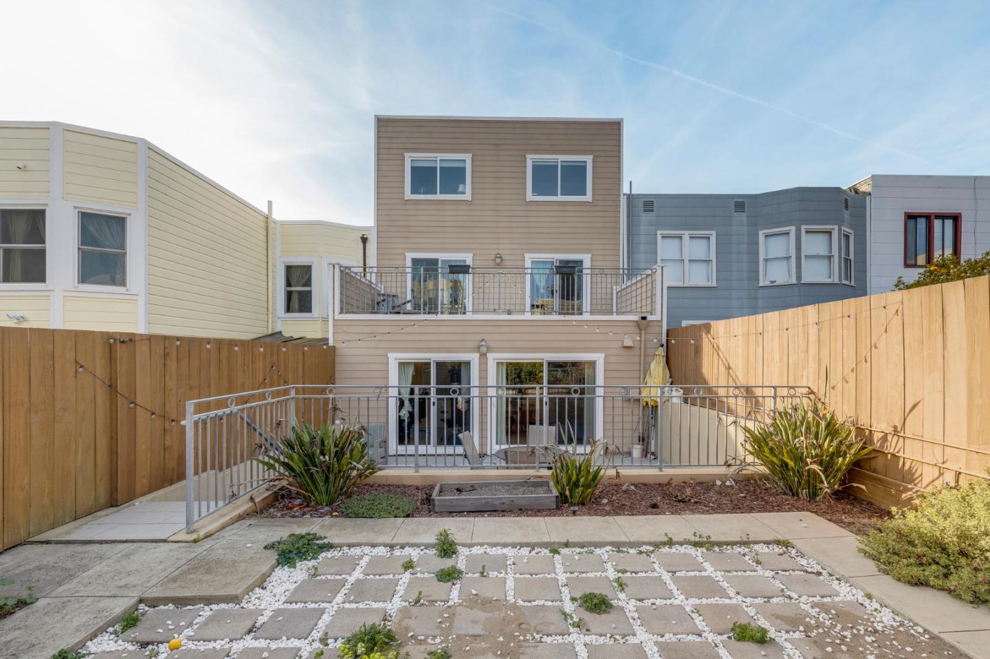 property-img