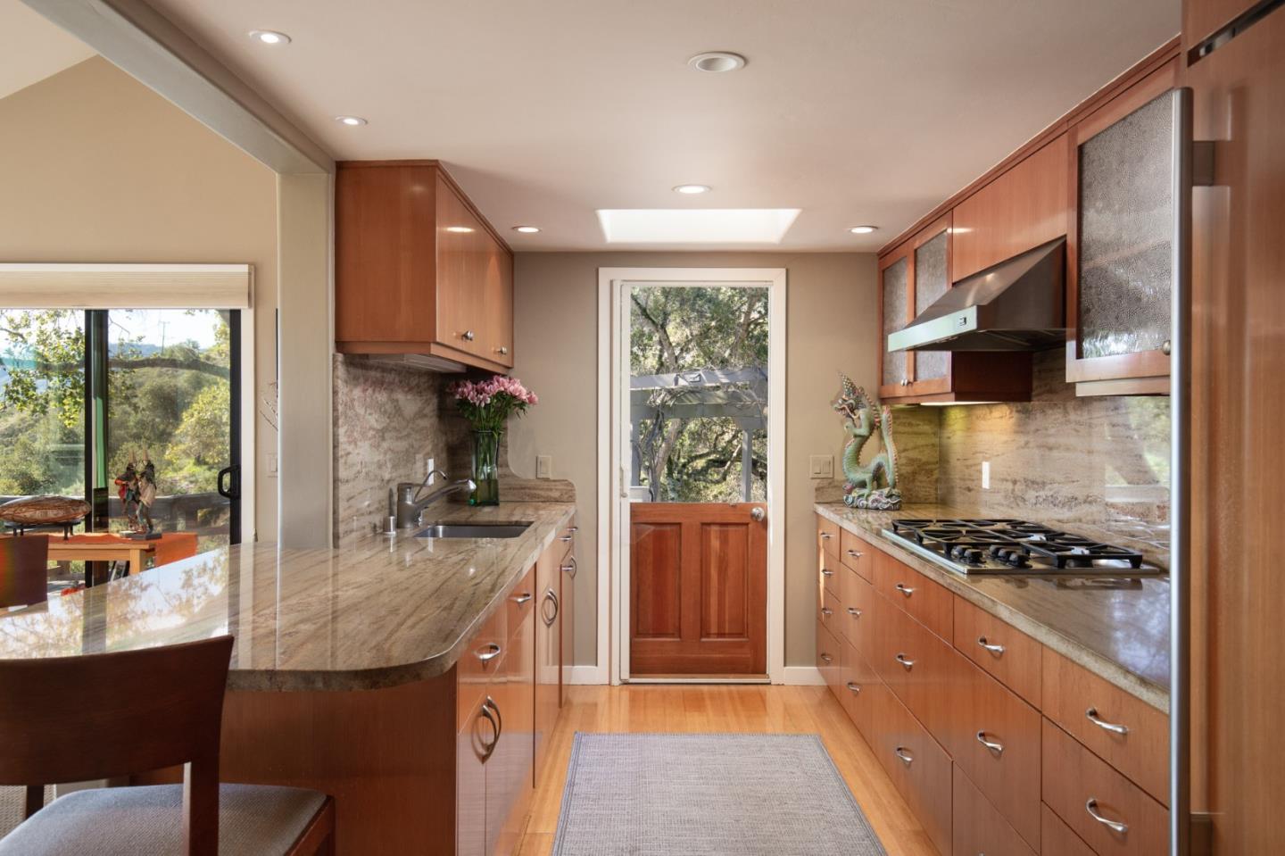 Detail Gallery Image 13 of 36 For 401 El Caminito, Carmel Valley,  CA 93924 - 2 Beds | 3 Baths