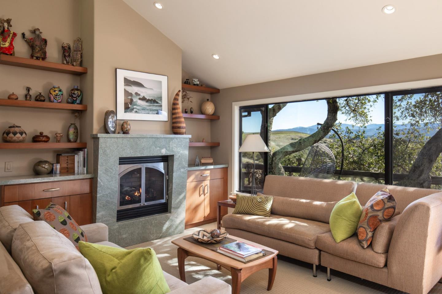 Detail Gallery Image 8 of 36 For 401 El Caminito, Carmel Valley,  CA 93924 - 2 Beds | 3 Baths