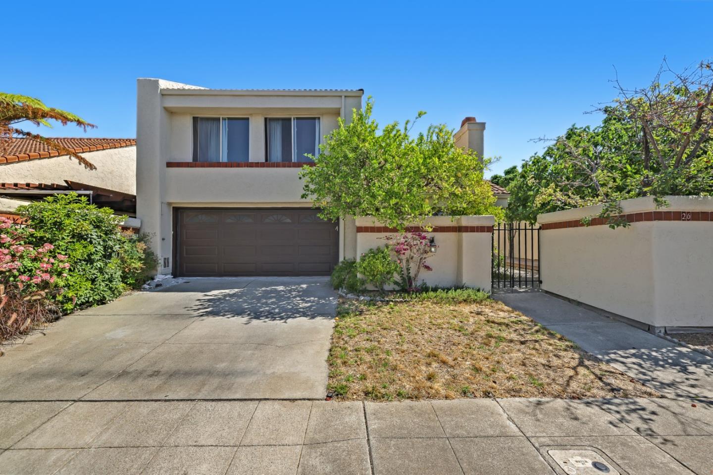 Detail Gallery Image 1 of 1 For 26 Lido Cir, Redwood Shores,  CA 94065 - 4 Beds | 2/1 Baths