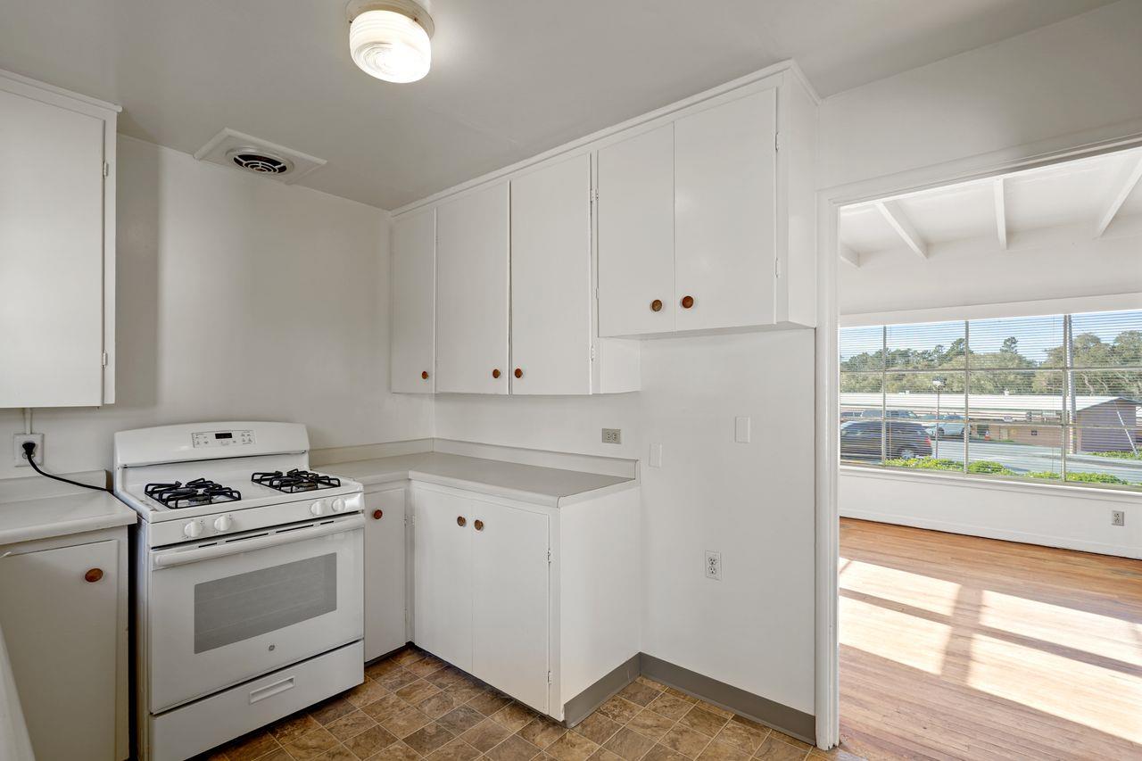Detail Gallery Image 9 of 15 For 1001 David Ave, Pacific Grove,  CA 93950 - 2 Beds | 1 Baths
