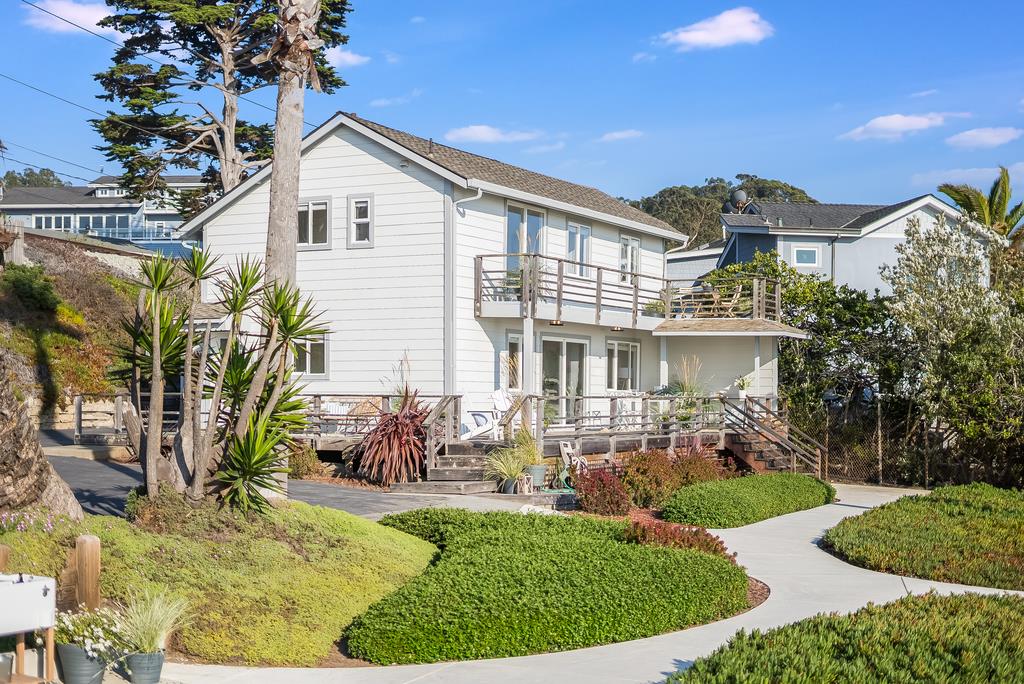 Detail Gallery Image 2 of 19 For 325 Vista Dr, La Selva Beach,  CA 95076 - 2 Beds | 3 Baths
