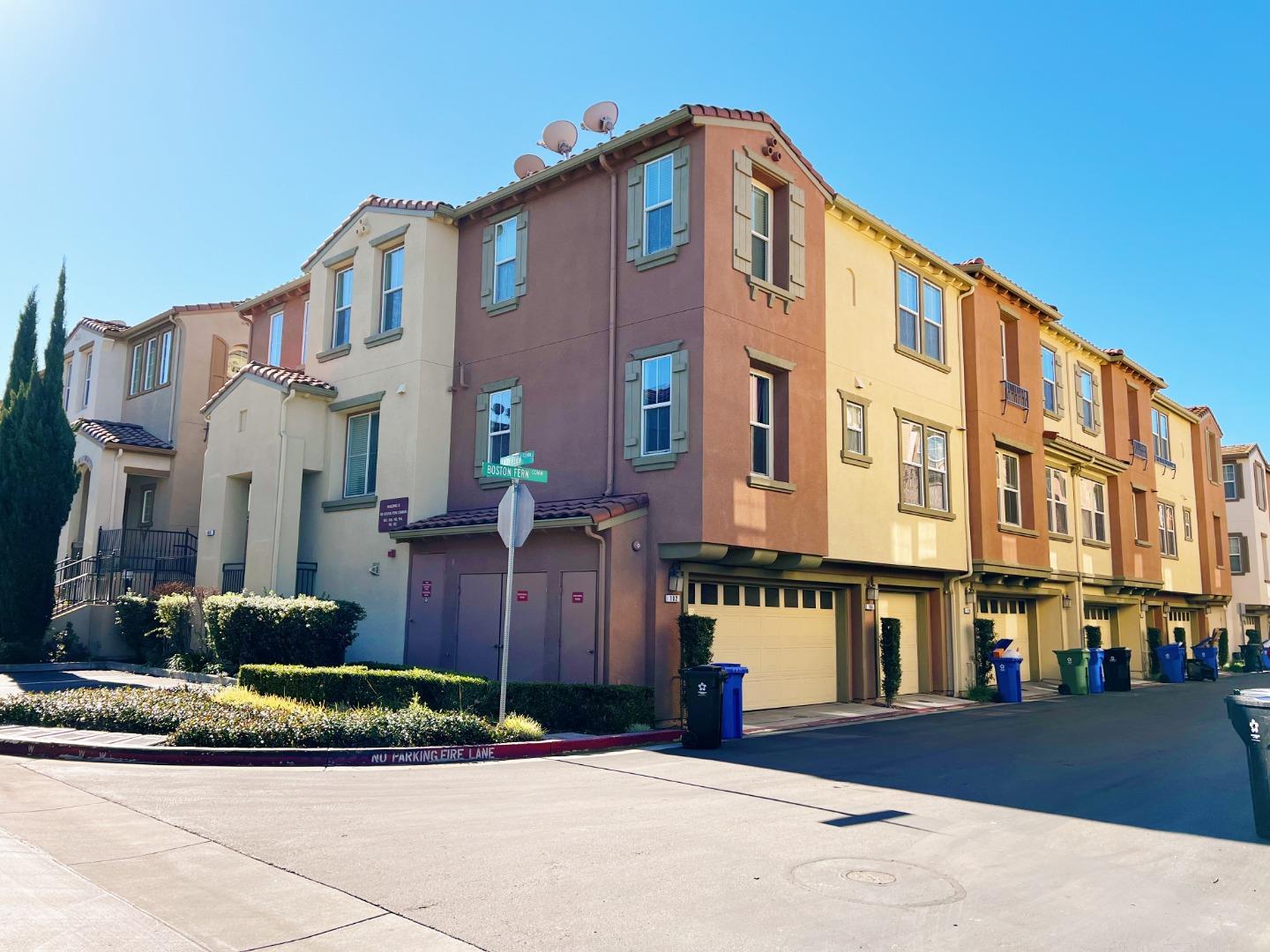 Detail Gallery Image 1 of 1 For 106 Boston Fern Cmn #249,  Fremont,  CA 94539 - 2 Beds | 2 Baths