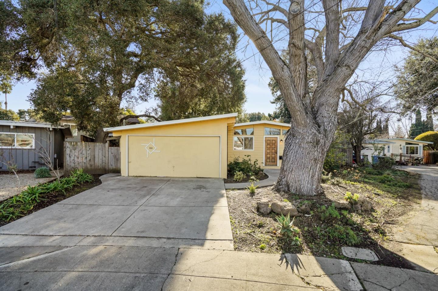 Detail Gallery Image 1 of 1 For 22 Lorelei Ln, Menlo Park,  CA 94025 - 4 Beds | 2 Baths