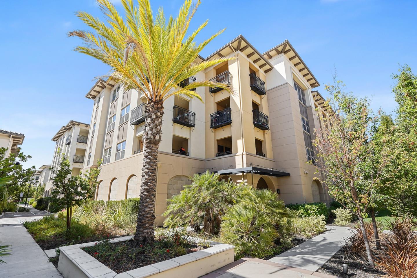 Detail Gallery Image 1 of 1 For 1053 Dewberry Pl #403,  San Jose,  CA 95131 - 3 Beds | 2/1 Baths