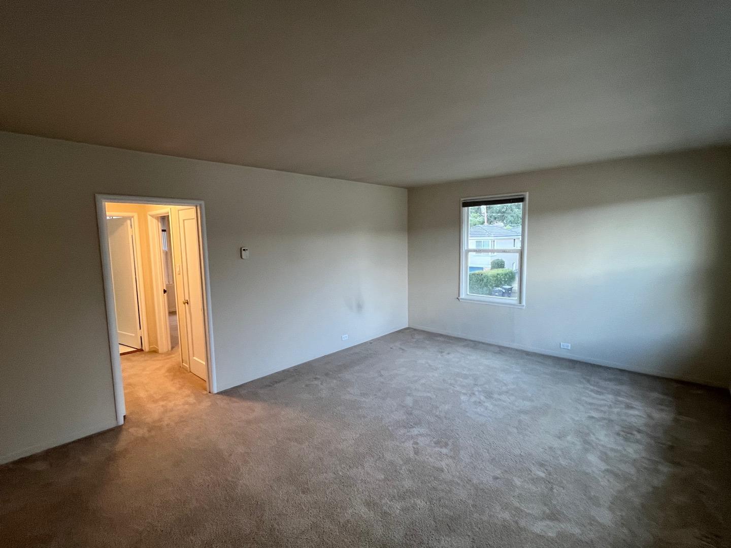 Detail Gallery Image 2 of 11 For 1130 Paloma Ave #4,  Burlingame,  CA 94010 - 1 Beds | 1 Baths