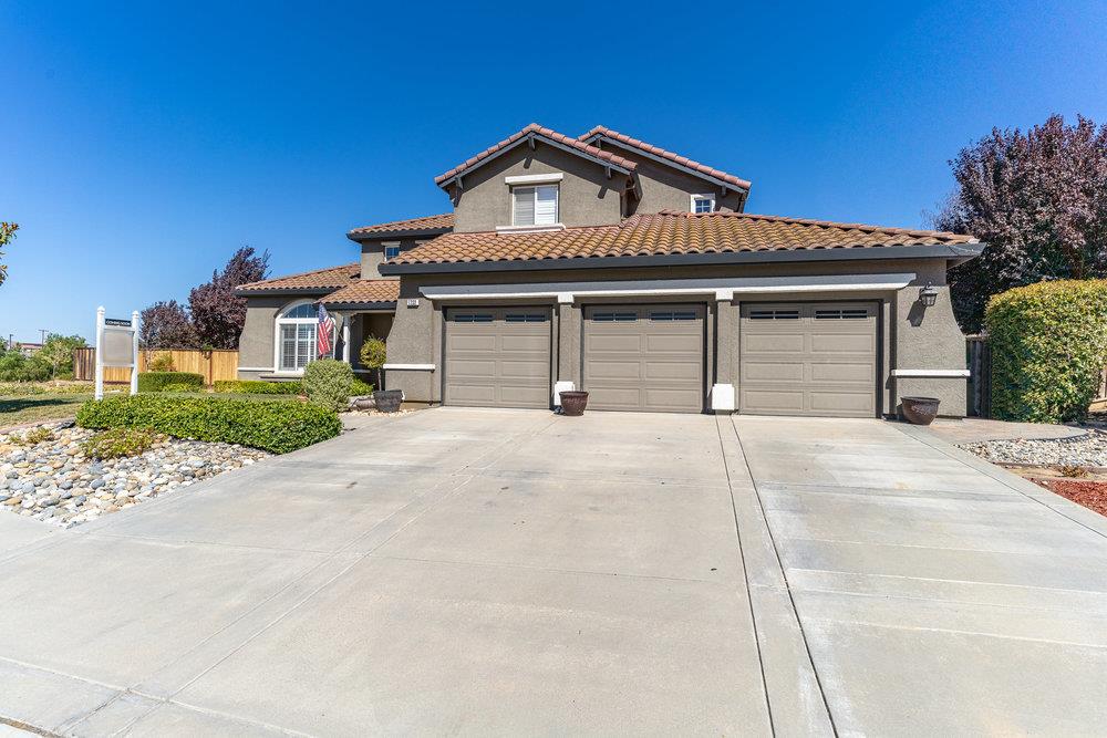 Detail Gallery Image 1 of 93 For 1232 Brook View Ct, Hollister,  CA 95023 - 5 Beds | 3/1 Baths