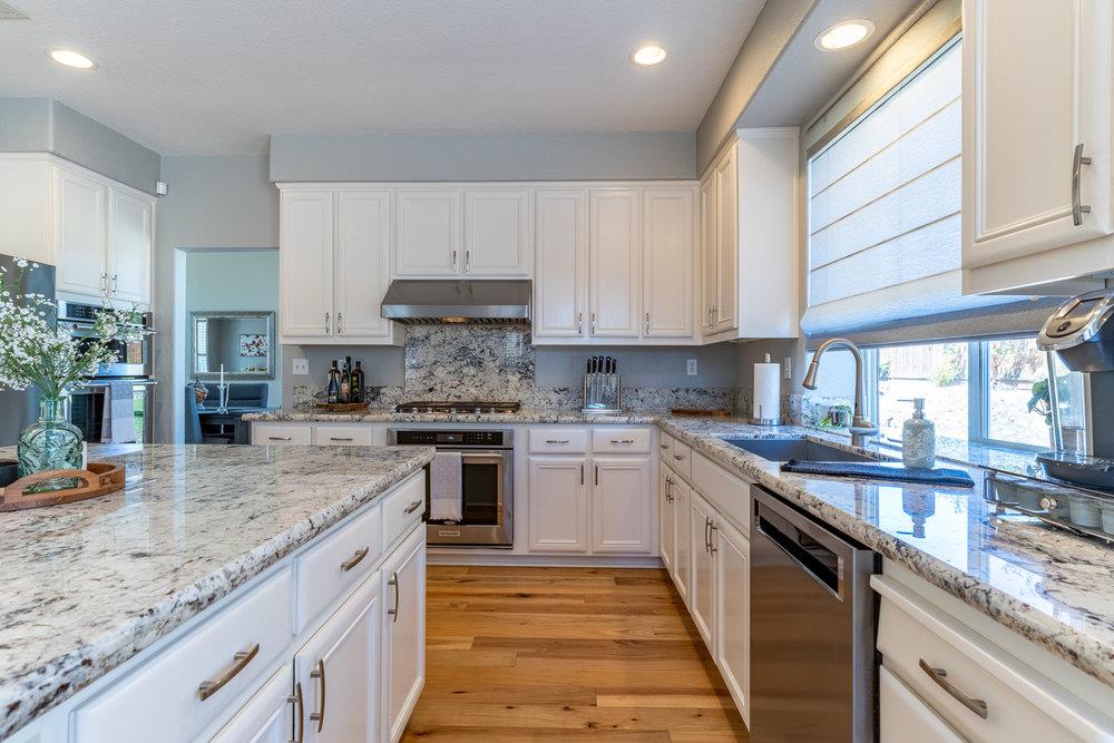 Detail Gallery Image 19 of 93 For 1232 Brook View Ct, Hollister,  CA 95023 - 5 Beds | 3/1 Baths
