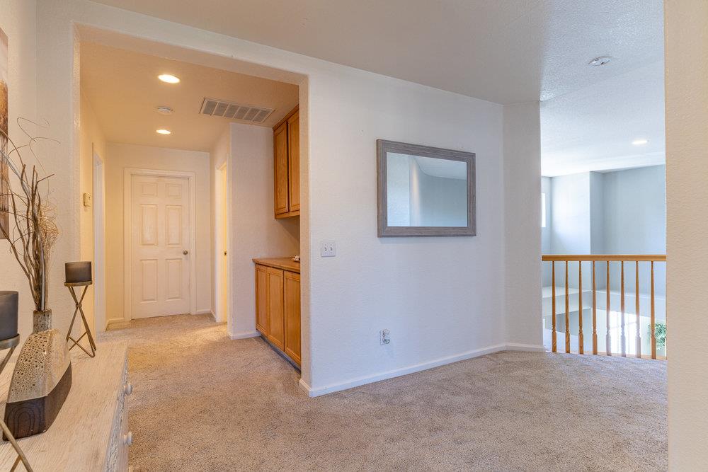 Detail Gallery Image 38 of 93 For 1232 Brook View Ct, Hollister,  CA 95023 - 5 Beds | 3/1 Baths