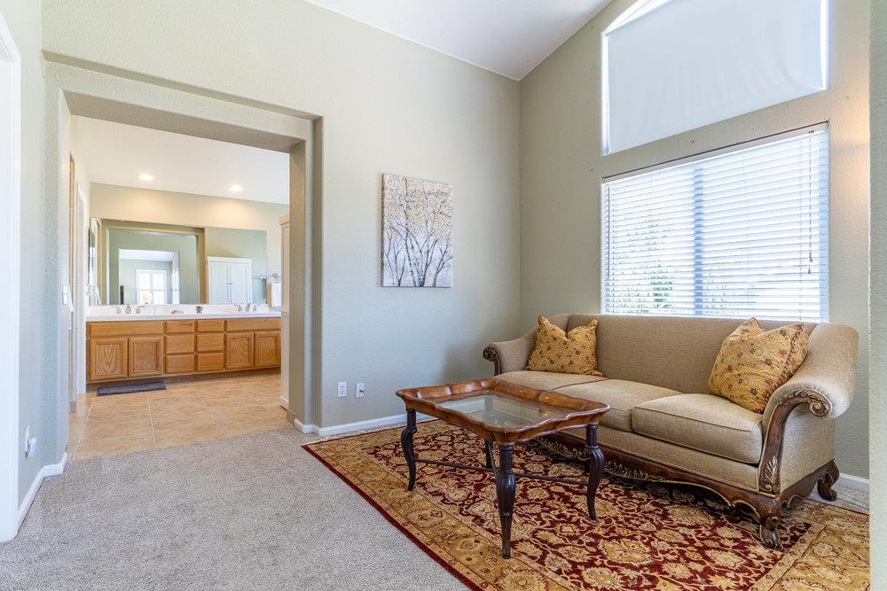 Detail Gallery Image 43 of 93 For 1232 Brook View Ct, Hollister,  CA 95023 - 5 Beds | 3/1 Baths