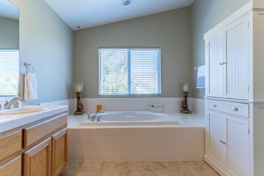Detail Gallery Image 46 of 93 For 1232 Brook View Ct, Hollister,  CA 95023 - 5 Beds | 3/1 Baths