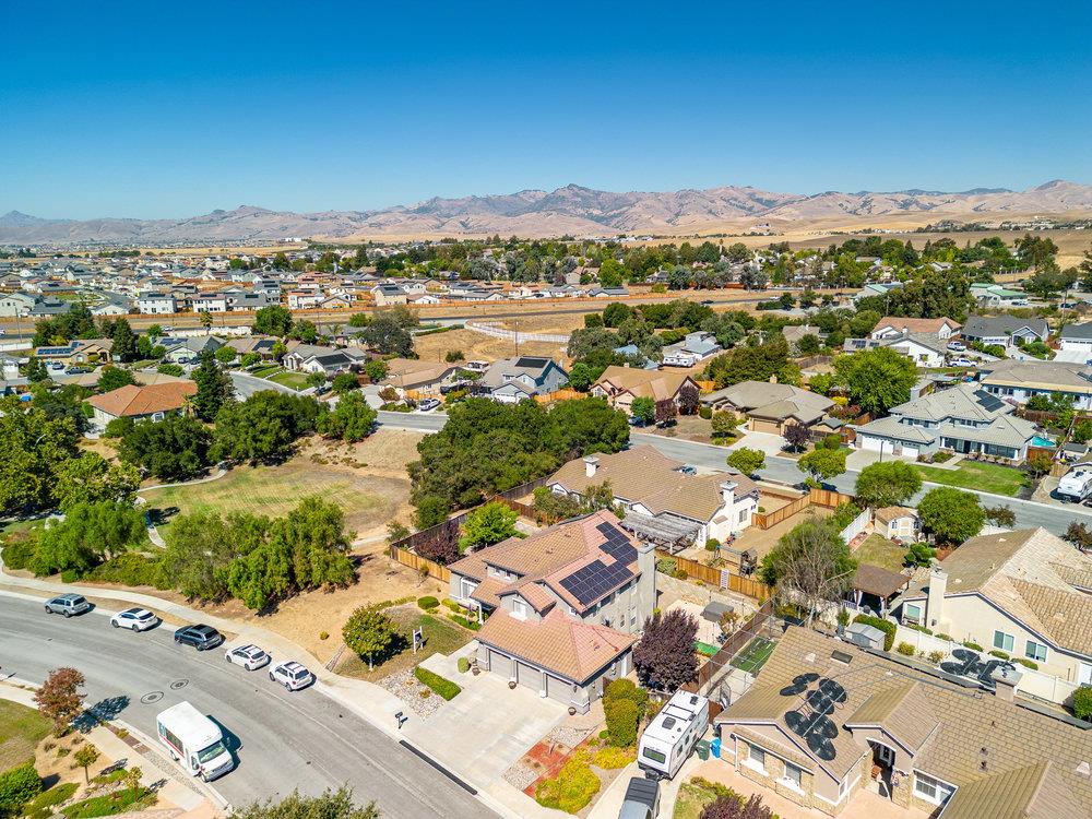 Detail Gallery Image 79 of 93 For 1232 Brook View Ct, Hollister,  CA 95023 - 5 Beds | 3/1 Baths
