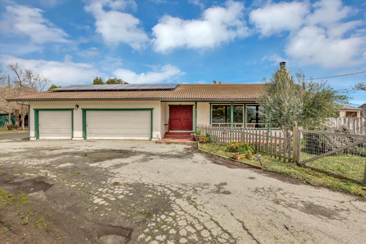 Photo of 2680 Buena Vista Rd in Hollister, CA