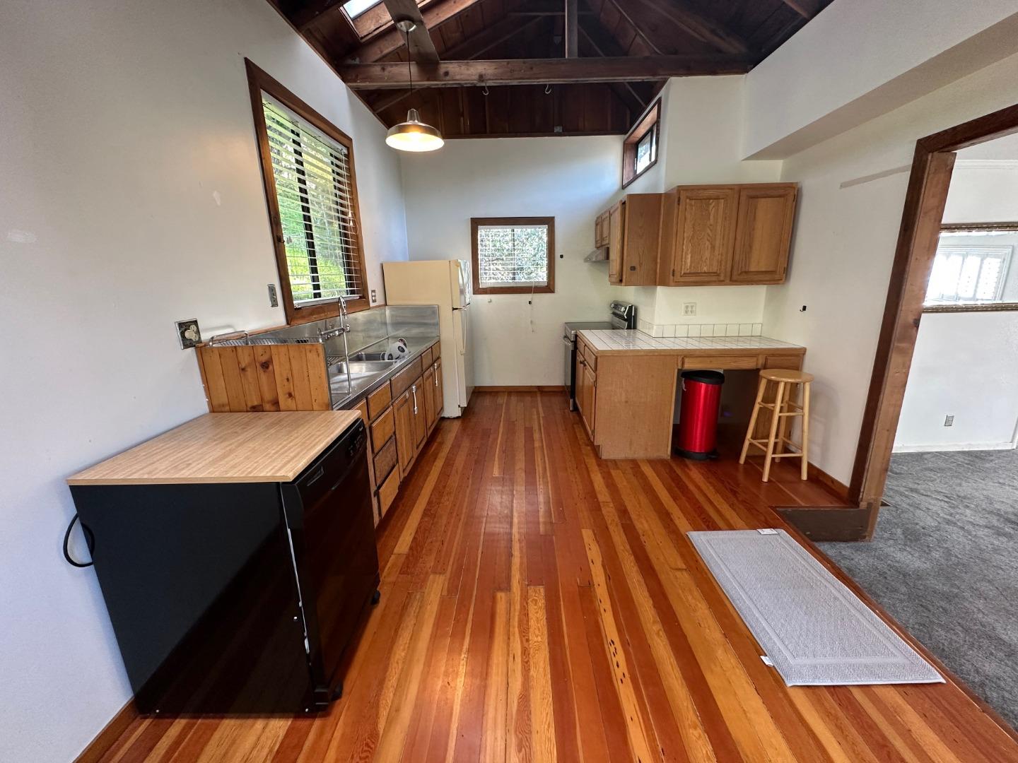 Detail Gallery Image 15 of 29 For 263 Ferndale Way, Redwood City,  CA 94062 - 3 Beds | 1 Baths