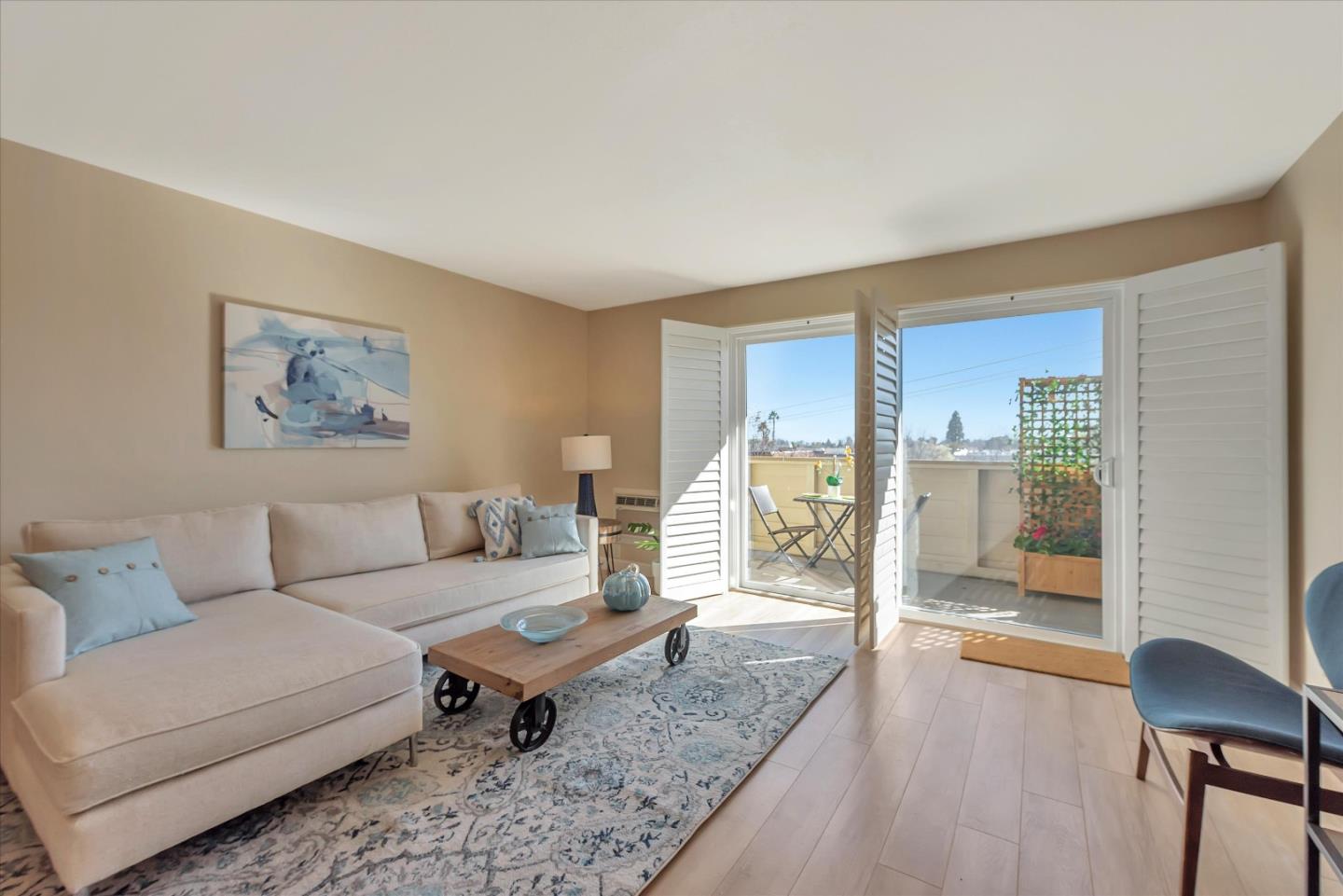 Detail Gallery Image 1 of 1 For 1033 Crestview Dr #312,  Mountain View,  CA 94040 - 1 Beds | 1 Baths