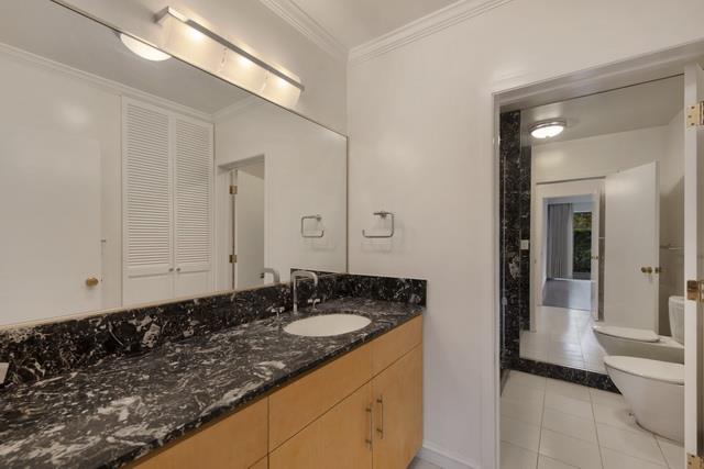 Detail Gallery Image 24 of 33 For 111 Baywood Ave #UNIT B,  Hillsborough,  CA 94010 - 2 Beds | 2 Baths