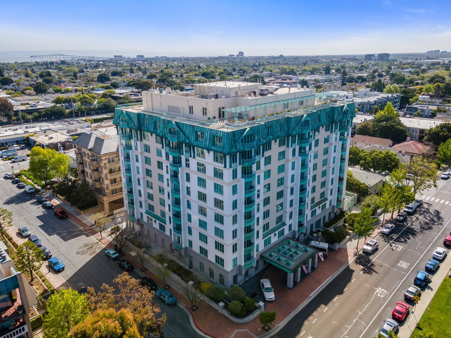Detail Gallery Image 1 of 1 For 601 Laurel Ave #1006,  San Mateo,  CA 94401 - 2 Beds | 2/1 Baths