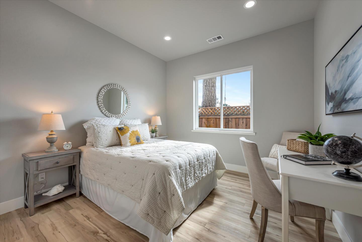 Detail Gallery Image 19 of 28 For 580 the Alameda, El Granada,  CA 94018 - 2 Beds | 2 Baths