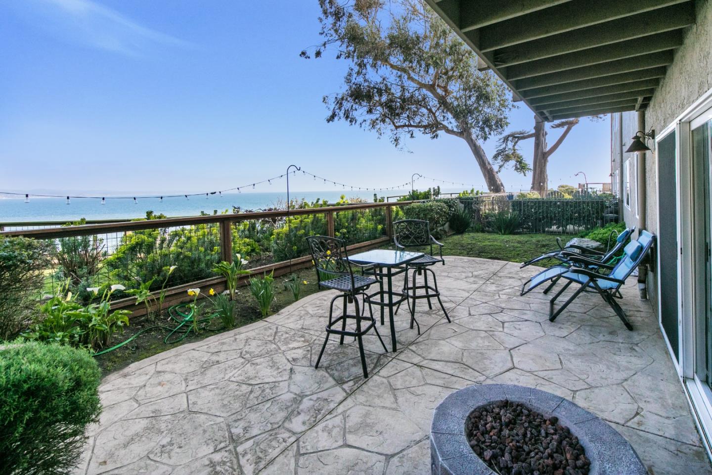 Detail Gallery Image 12 of 39 For 4820 Opal Cliff Drive #102,  Capitola,  CA 95010 - 2 Beds | 1 Baths