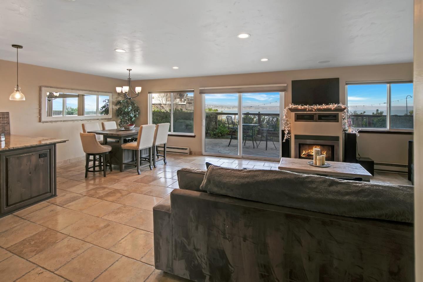 Detail Gallery Image 14 of 39 For 4820 Opal Cliff Drive #102,  Capitola,  CA 95010 - 2 Beds | 1 Baths