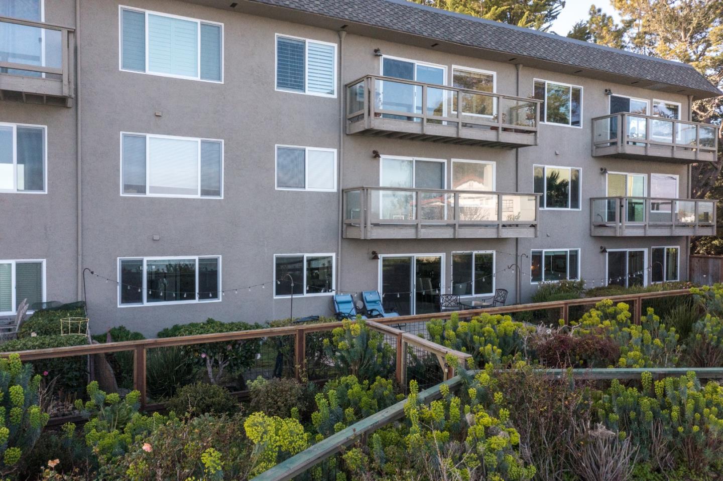 Detail Gallery Image 35 of 39 For 4820 Opal Cliff Drive #102,  Capitola,  CA 95010 - 2 Beds | 1 Baths