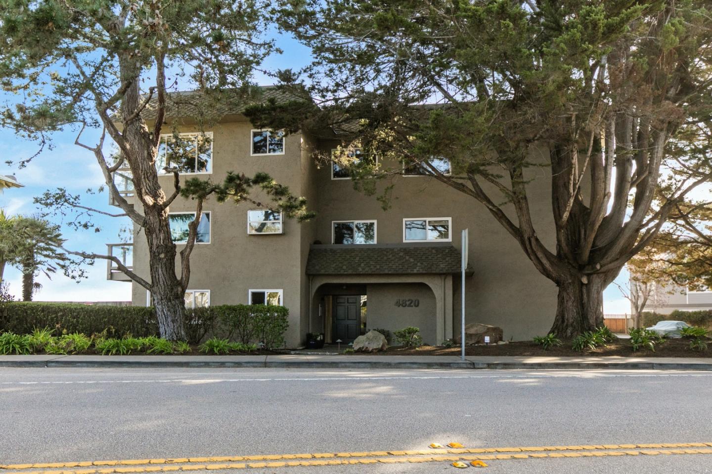Detail Gallery Image 37 of 39 For 4820 Opal Cliff Drive #102,  Capitola,  CA 95010 - 2 Beds | 1 Baths