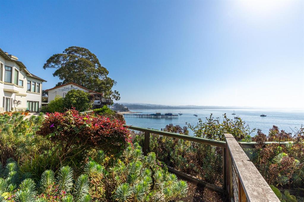 Detail Gallery Image 8 of 39 For 4820 Opal Cliff Drive #102,  Capitola,  CA 95010 - 2 Beds | 1 Baths