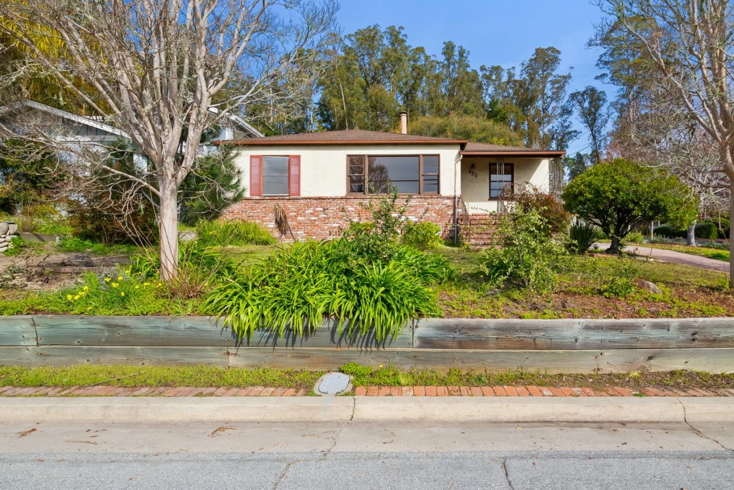 Detail Gallery Image 1 of 1 For 425 Prospect Hts, Santa Cruz,  CA 95065 - 3 Beds | 2/1 Baths