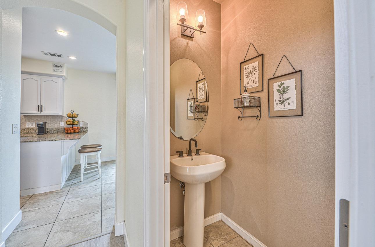 604 Calais Ct, Hollister, CA 95023 photo 13