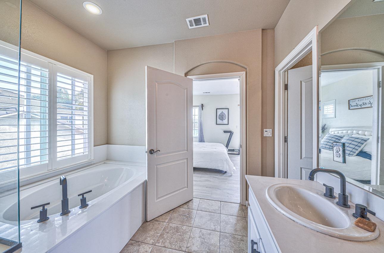 604 Calais Ct, Hollister, CA 95023 photo 28