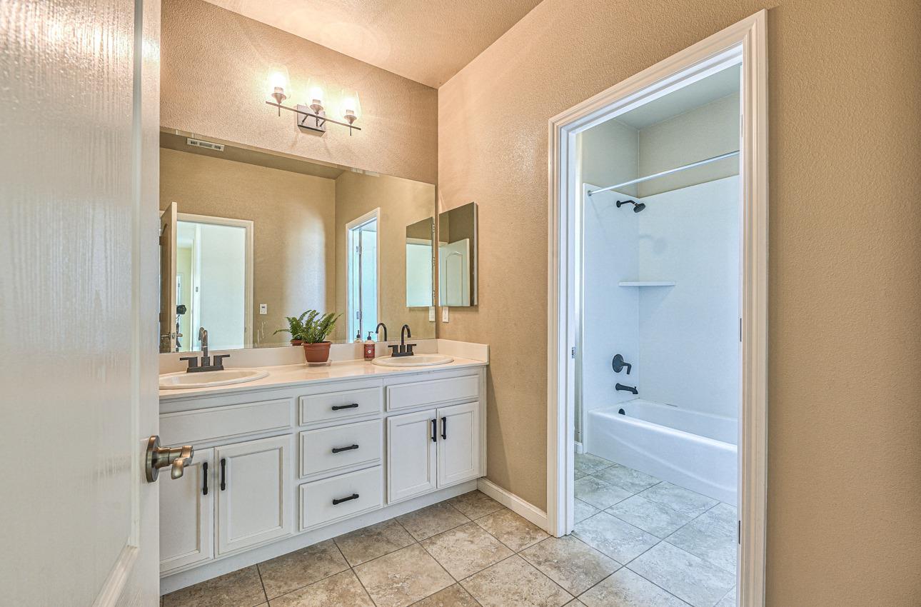 604 Calais Ct, Hollister, CA 95023 photo 35