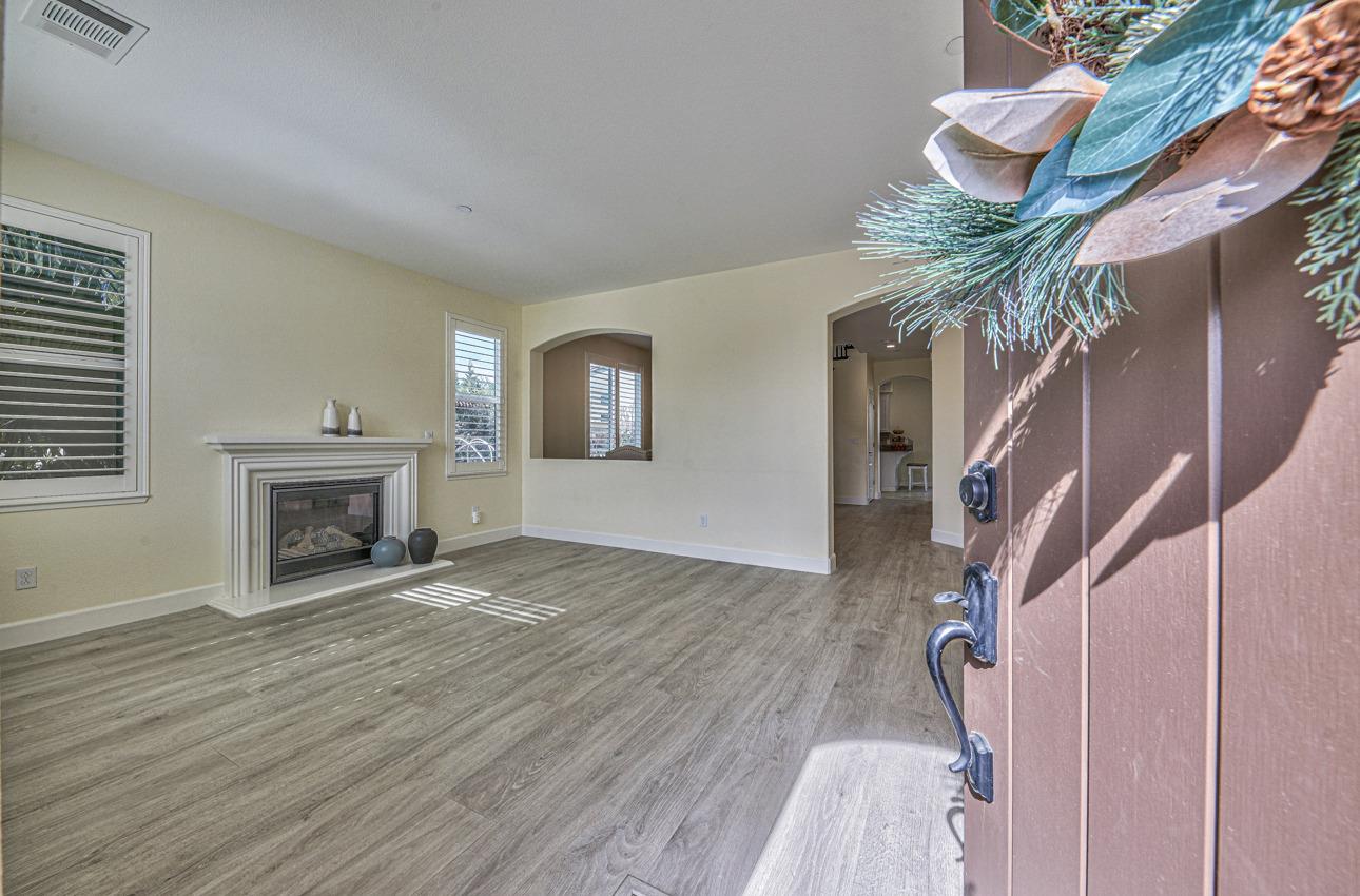 604 Calais Ct, Hollister, CA 95023 photo 6